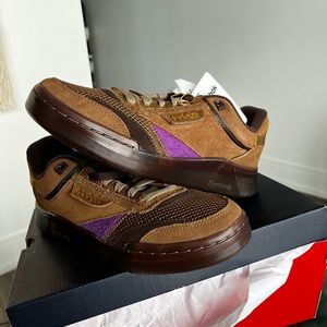 Reebok limited edition tennis style shoe! Never worn!!!